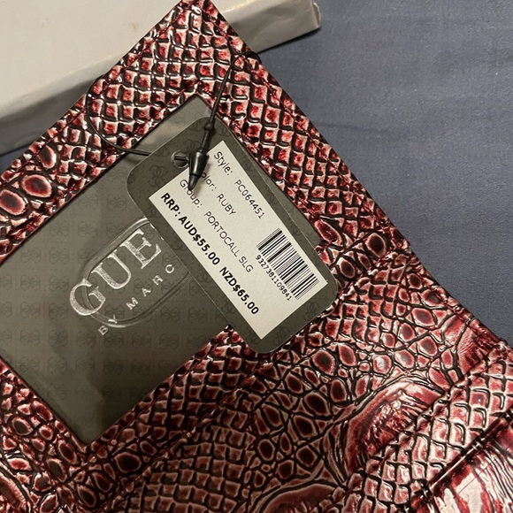 Guess wallet in ruby brand new in box with tags - Picture 6 of 10